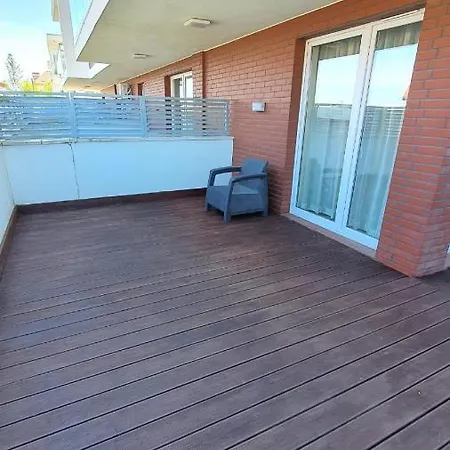 Private Baltic Cliff Obok Latarni Morskiej 니에초르체